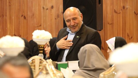 تصاویر/ تجلیل از معلمان نمونه، خیران مدرسه ساز و خانواده شهدای معلم در شهرستان ماکو