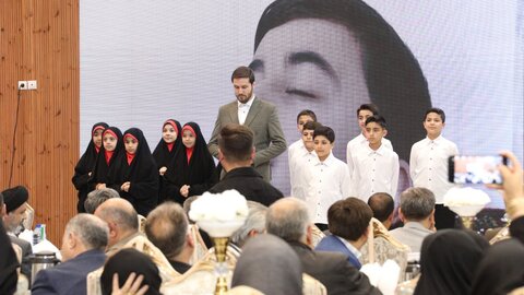 تصاویر/ تجلیل از معلمان نمونه، خیران مدرسه ساز و خانواده شهدای معلم در شهرستان ماکو