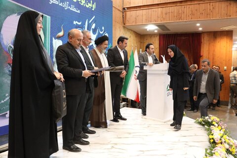 تصاویر/ تجلیل از معلمان نمونه، خیران مدرسه ساز و خانواده شهدای معلم در شهرستان ماکو