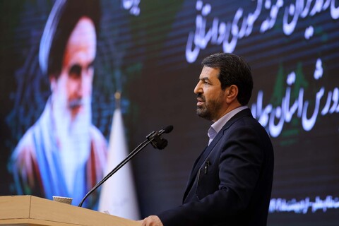 تصاویر / آیین تقدیر از معلمان و مدیران نمونه کشوری و استانی آموزش و پرورش استان همدان