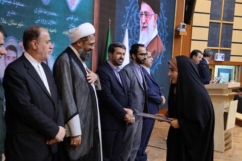 تصاویر / آیین تقدیر از معلمان و مدیران نمونه کشوری و استانی آموزش و پرورش استان همدان