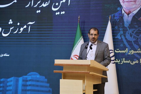 تصاویر / آیین تقدیر از معلمان و مدیران نمونه کشوری و استانی آموزش و پرورش استان همدان