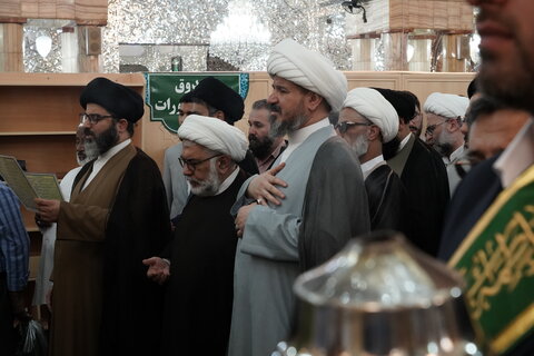 تصاویر/ تشرف مهمانان بین‌المللی همایش صده به حرم مطهر حضرت معصومه(س)