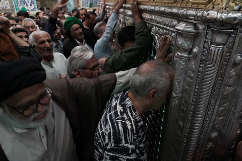 تصاویر/ تشرف مهمانان بین‌المللی همایش صده به حرم مطهر حضرت معصومه(س)