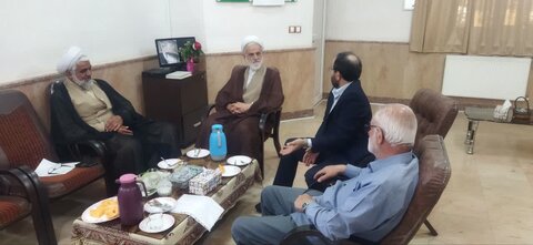 تصاویر/برگزاری اولین جلسه سال ۱۴۰۴ با هیات امنای مدرسه علمیه کوثر زرندیه