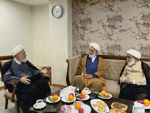 Rencontre des responsables du séminaire avec un érudit libanais à Qom