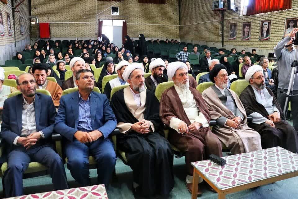 اقامه نماز قرار ملاقات ما با خداوند متعال است