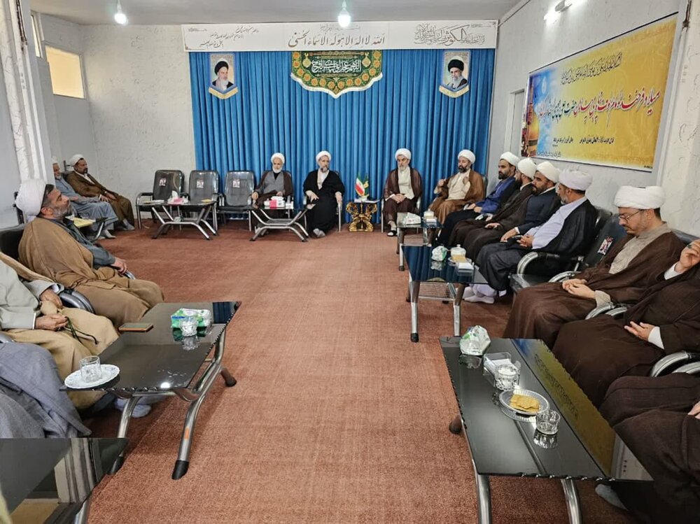 تصاویر /  همایش  روحانیون و ائمه جمعه و جماعات شهرستان بوئین‌زهرا با حضور نماینده ولی فقیه در استان قزوین