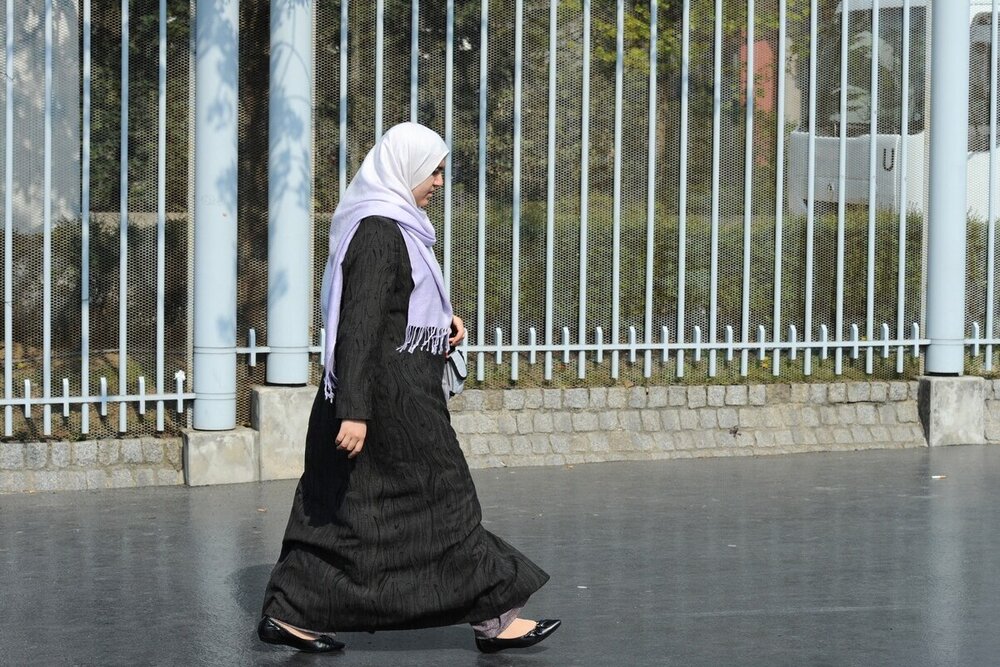 وزیر کشور فرانسه خواستار ممنوعیت حجاب در دانشگاه ها شد!