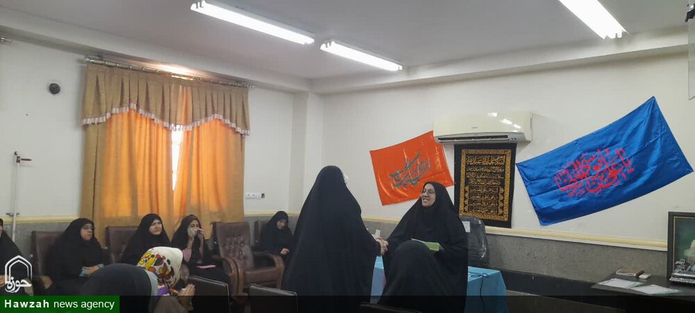 برگزاری مراسم بزرگداشت استاد شهید مطهری و دهه کرامت در مدرسه علمیه فاطمیه ملاثانی