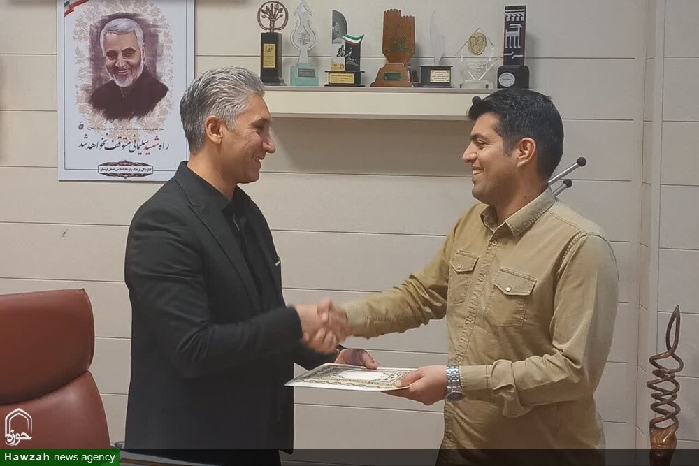 تجلیل از معلم هنرمند لرستانی