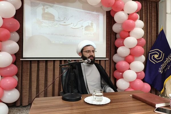 بانوان طلبه با تسلط بر تحولات فکری نقش هدایتگری خود را ایفا کنند+ عکس