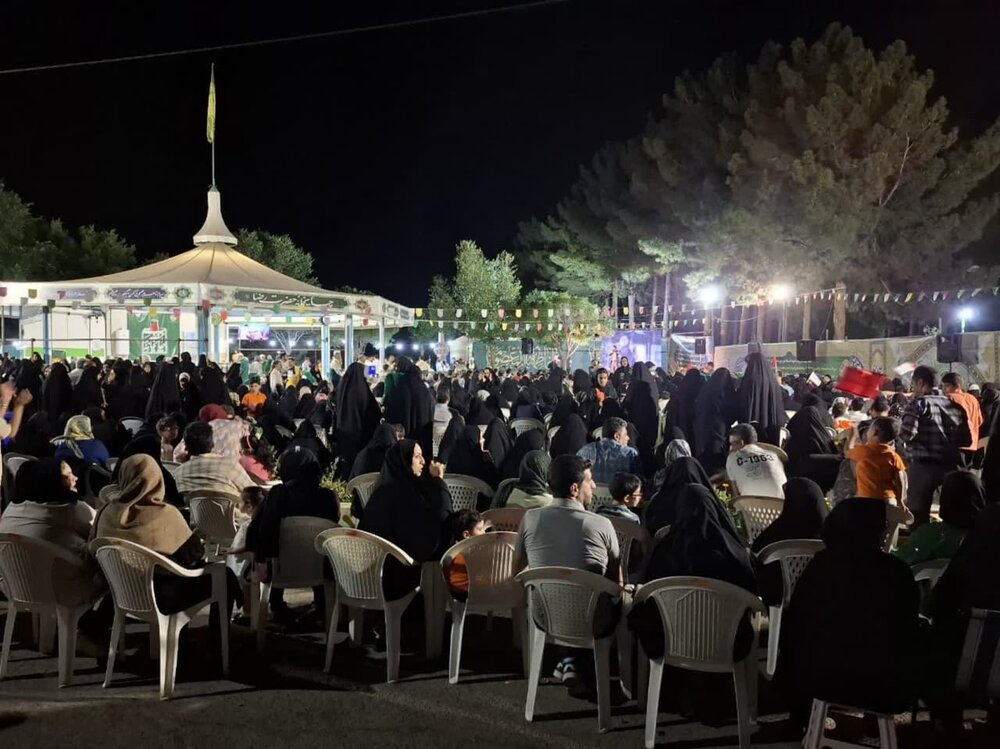 جشن میلاد علی بن موسی الرضا (ع) در آران و بیدگل+ فیلم و عکس