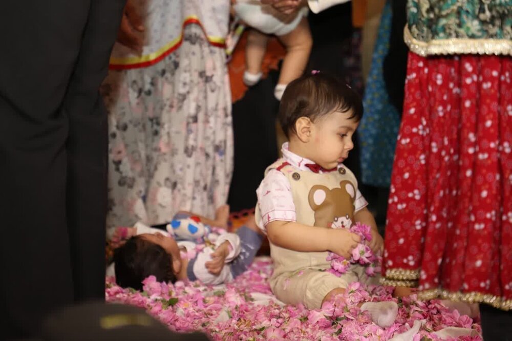 آیین ملی گلغلتان در خانه تاریخی آل یاسین کاشان برگزار شد+عکس