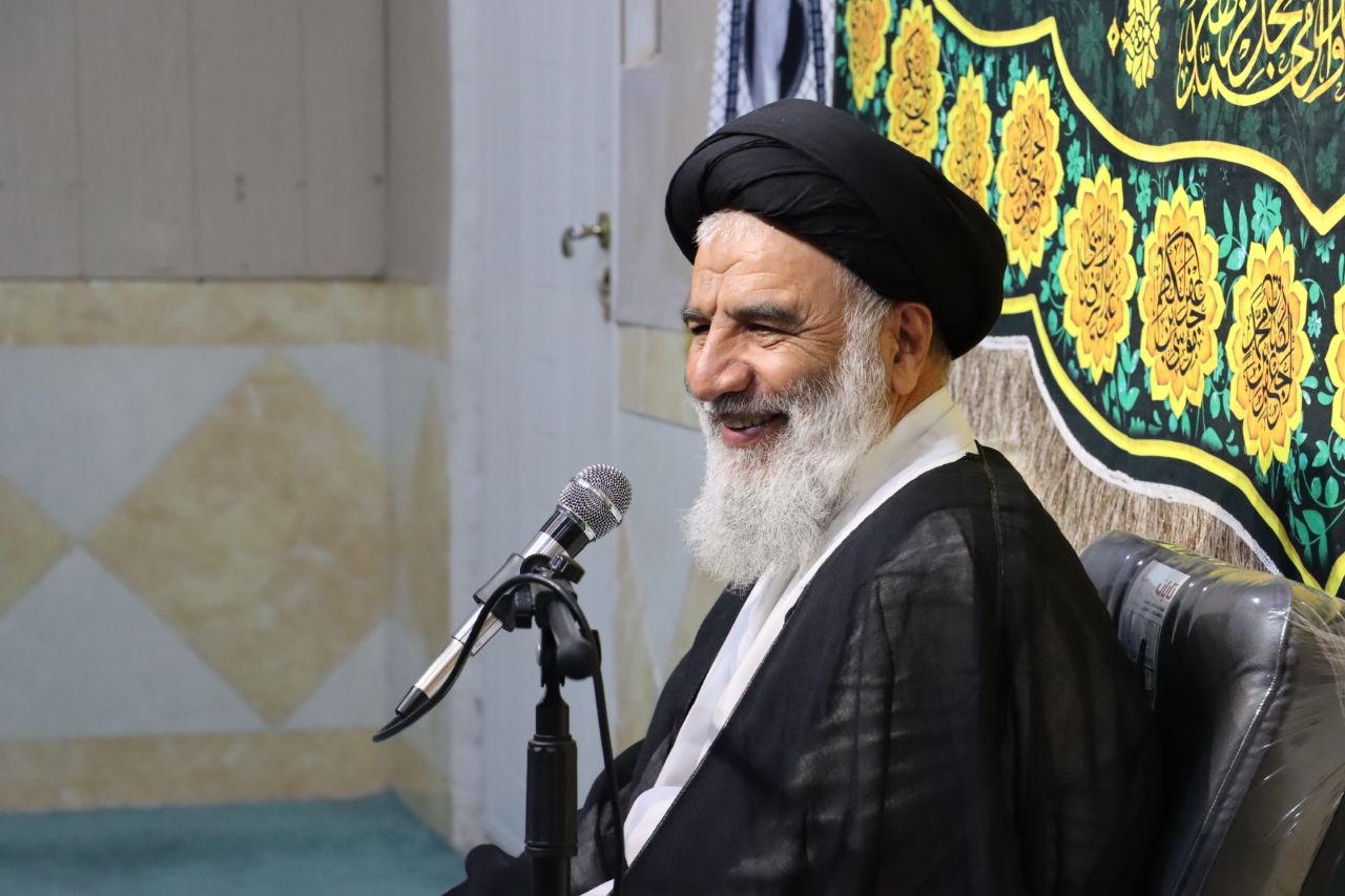 طلاب و روحانیون در همه احوال به نیازهای دینی مردم بپردازند