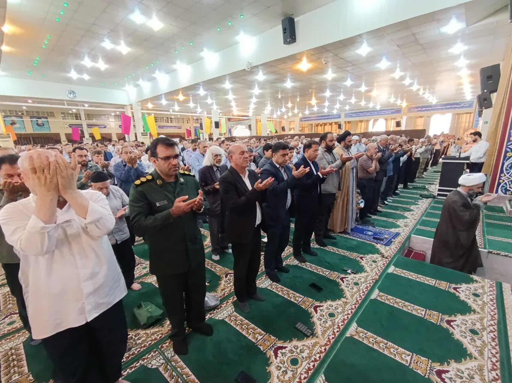 آیین عبادی سیاسی نمازجمعه بوشهر به روایت تصاویر