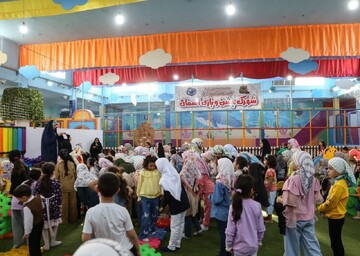 برگزاری پنجمین رویداد «ریحانه‌شو» با حضور ۶۰۰ مادر و دختر یزدی + عکس