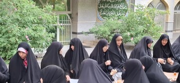 کلیپ | جشن میلاد امام رضا علیه السلام در مدرسه علمیه الزهرا اراک