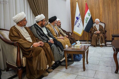 الأمين العام للعتبة العلوية المقدسة يلتقي المرجع الديني سماحة الشيخ جوادي الآملي