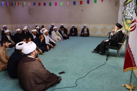 درس اخلاق طلاب مدرسه علمیه رضویه شهرستان هویزه