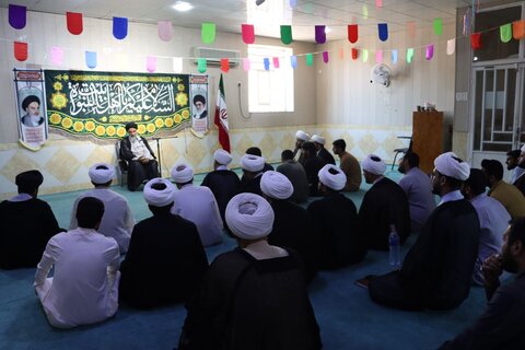 درس اخلاق طلاب مدرسه علمیه رضویه شهرستان هویزه