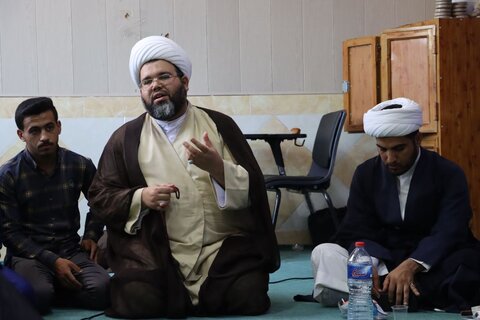 درس اخلاق طلاب مدرسه علمیه رضویه شهرستان هویزه