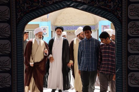 درس اخلاق طلاب مدرسه علمیه رضویه شهرستان هویزه