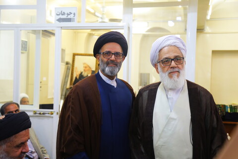 تصاویر / مراسم عمامه گذاری طلاب توسط آیت الله فاضل لنکرانی در روز میلاد امام رضا (ع)