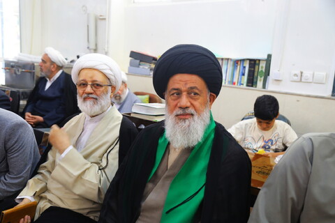 تصاویر / مراسم عمامه گذاری طلاب توسط آیت الله فاضل لنکرانی در روز میلاد امام رضا (ع)