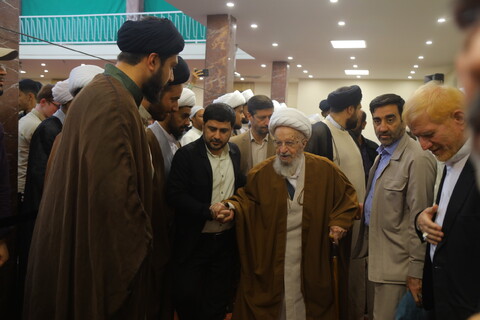 تصاویر / مراسم عمامه گذاری طلاب در روز میلاد امام رضا (ع)  توسط آیت الله العظمی مکارم شیرازی