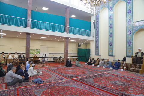 تصاویر / مراسم عمامه گذاری طلاب در روز میلاد امام رضا (ع)  توسط آیت الله العظمی مکارم شیرازی