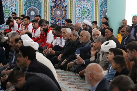 تصاویر/ اقامه نماز جمعه شهر تکاب