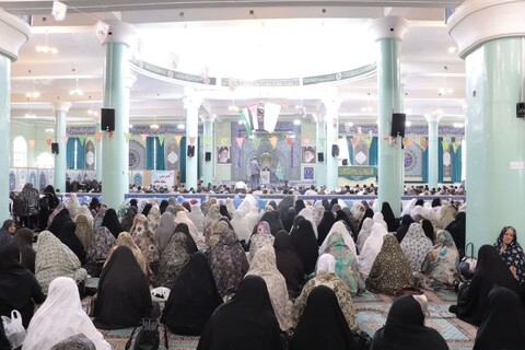 تصاویر/ اقامه نماز جمعه شهر تکاب