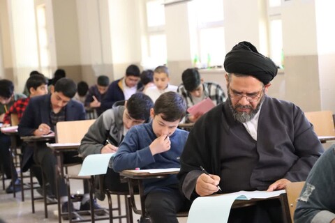 تصاویر/ برگزاری آزمون اعطای مدرک تخصصی به حفاظ قرآنی در آذربایجان شرقی