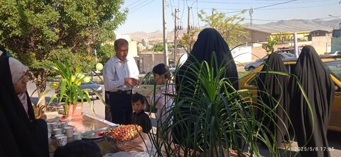 تصاویر/ برپایی ایستگاه صلواتی  به مناسبت میلاد امام رضا (ع) در حوزه علمیه خواهران مراغه