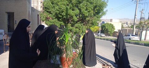 تصاویر/ برپایی ایستگاه صلواتی  به مناسبت میلاد امام رضا (ع) در حوزه علمیه خواهران مراغه
