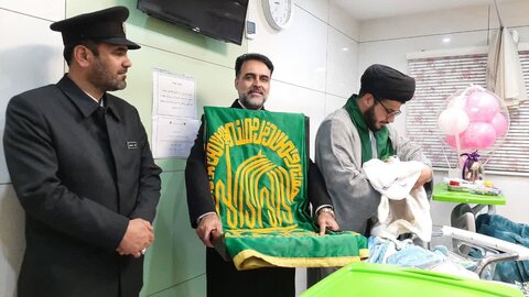 تصاویر/حضورکاروان زیر سایه خورشیددر زایشگاه شبیه خوانی کاشان