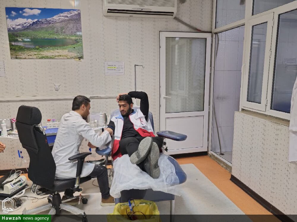 گره‌گشایی از نیازهای جامعه با اهدای خون گروه جهادی شهید میثمی