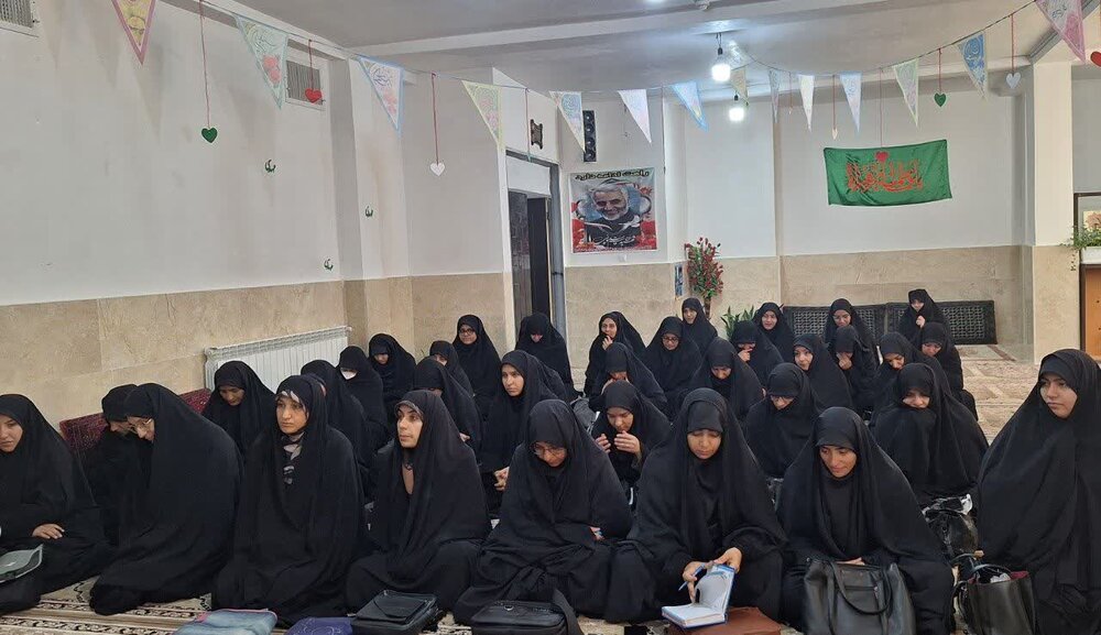 کلیپ |جشن میلاد امام رضا (ع) به میزبانی مدرسه علمیه حضرت زهرا (س)سنجان