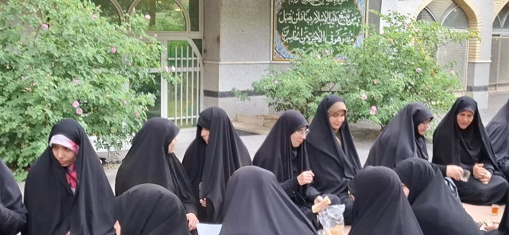 کلیپ | جشن میلاد امام رضا علیه السلام در مدرسه علمیه الزهرا اراک