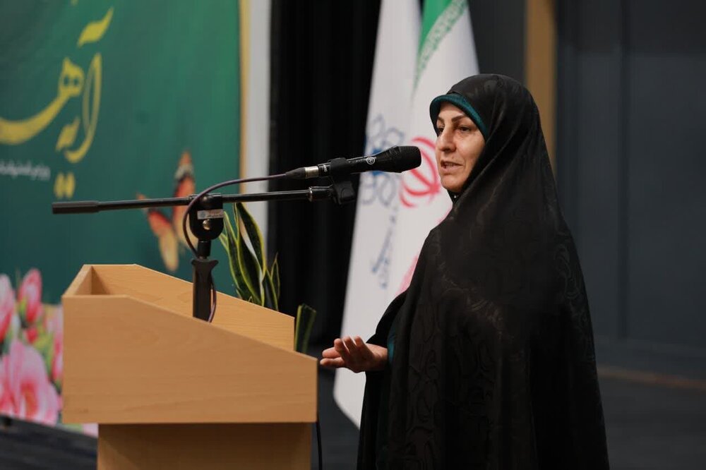 پیشکسوتان آموزش و پرورش کاشان در برنامه «آیههای روشنی» تقدیر شدند+عکس