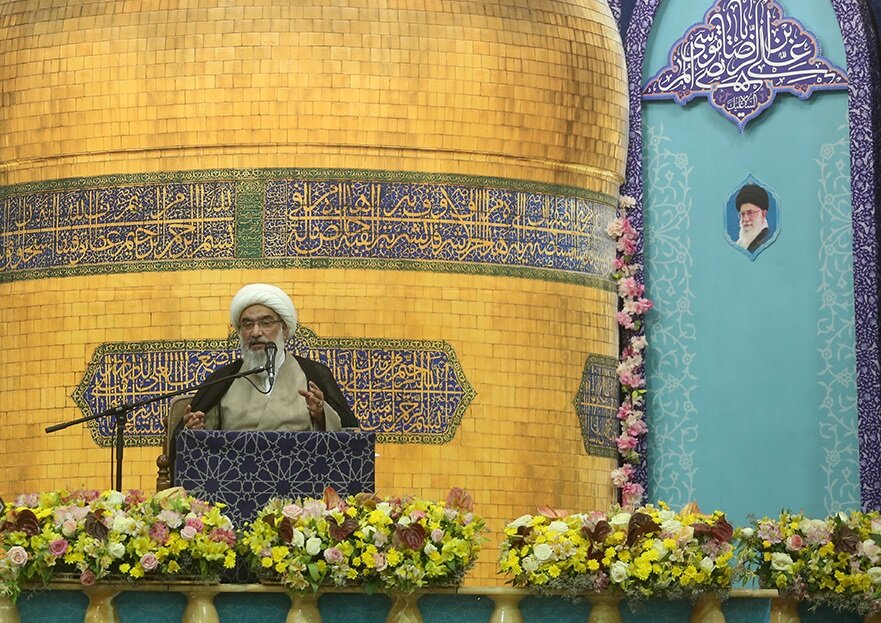 امام رضا(ع) ضامن بقای اسلام ناب بودند