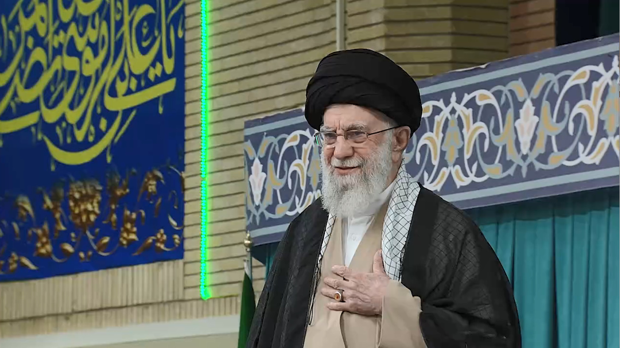 قائد الثورة: على المسلمين أَلّا يسمحوا بتحريف الأذهان عن قضيّة فلسطين