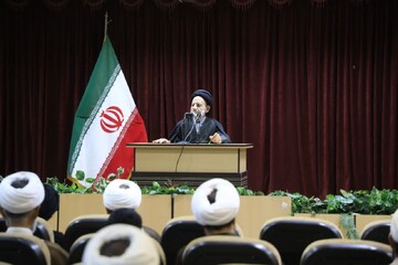 تصاویر/ مراسم تجلیل از اساتید حوزه علمیه شهرستان بیرجند