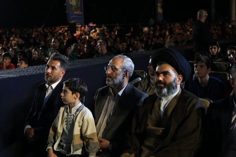 تصاویر / جشن بزرگ زیر سایه خورشید در بهارستان اصفهان