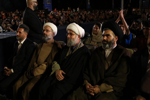 تصاویر / جشن بزرگ زیر سایه خورشید در بهارستان اصفهان