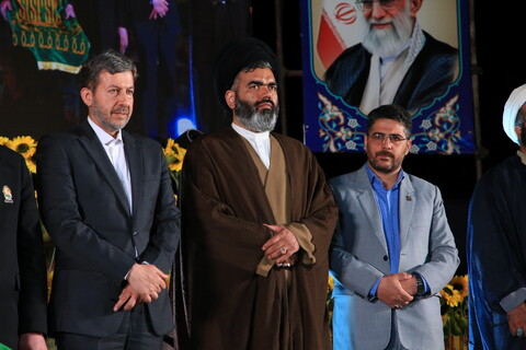 تصاویر / جشن بزرگ زیر سایه خورشید در بهارستان اصفهان