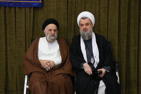 Imágenes / Ceremonia de celebración del cumpleaños del Imam Reza (P) en la oficina del Ayatolá Nouri Hamadani