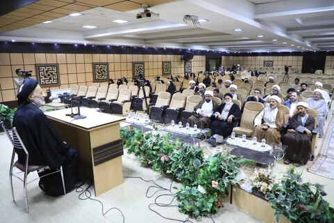 مراسم تجلیل از اساتید حوزه علمیه شهرستان بیرجند