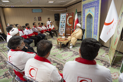 دیدار آیت الله ناصری با اعضای جمعیت هلال احمر یزد